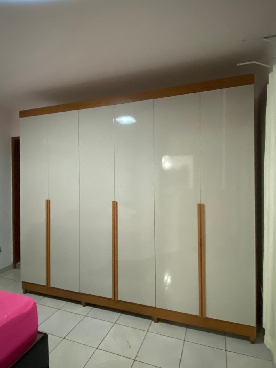 Guarda-roupa Giro e Silva